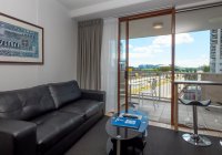 Broadbeach Savannah 64