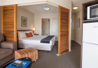 Broadbeach Savannah 83